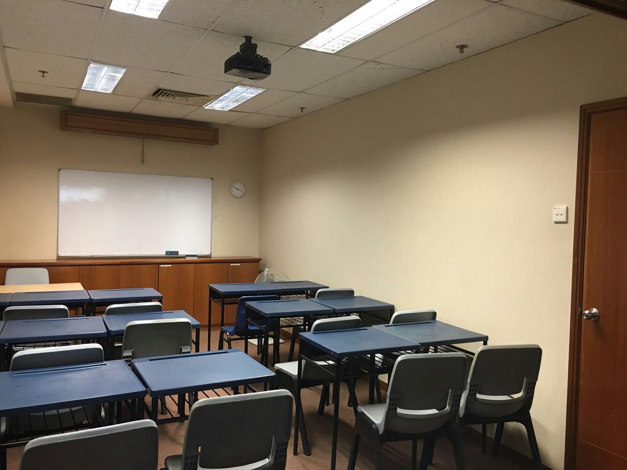 classroom4